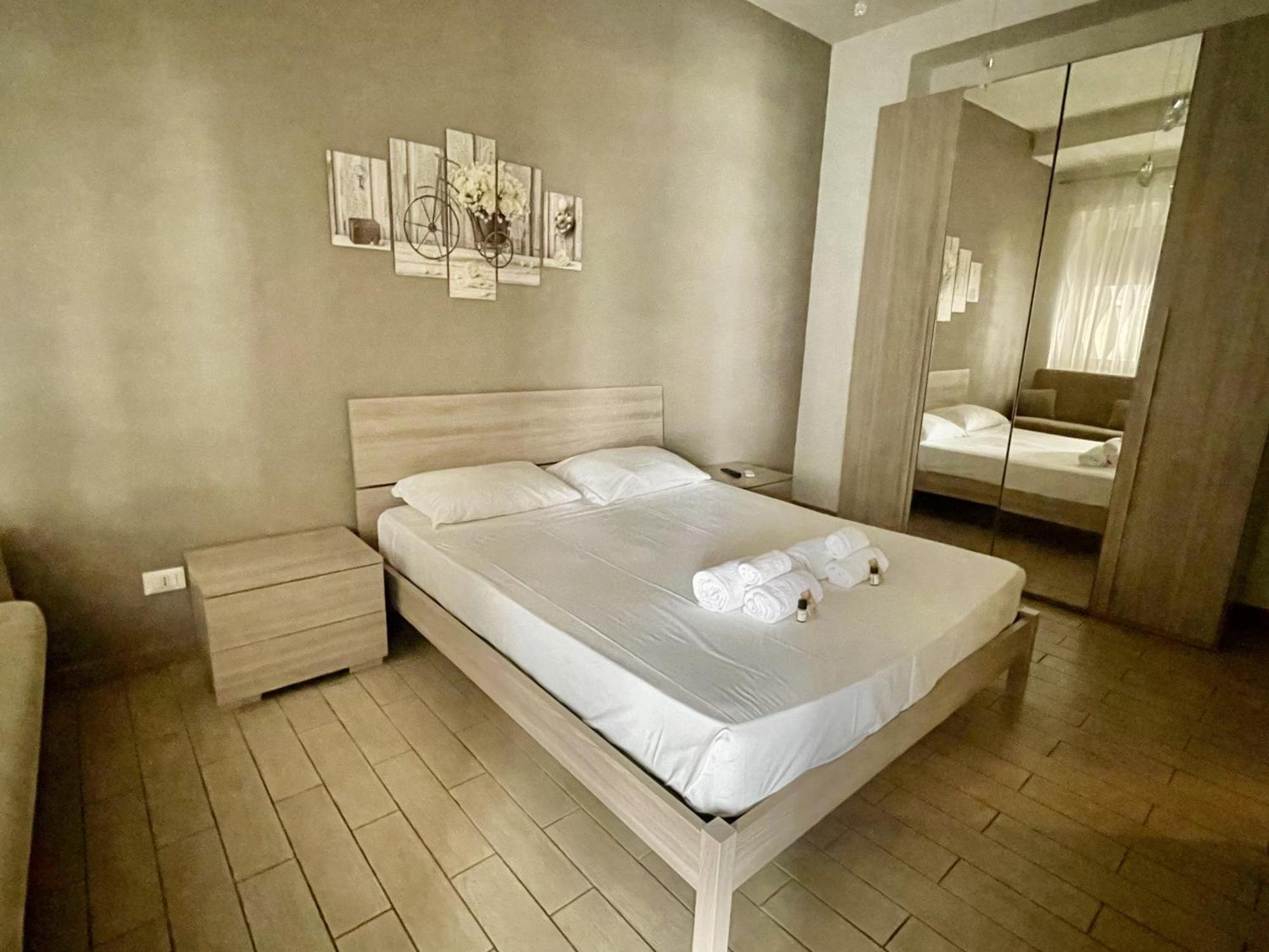 Domus Laterani By Jfm - Comfortable Apartment Big Terrace Colosseo Рим Екстер'єр фото